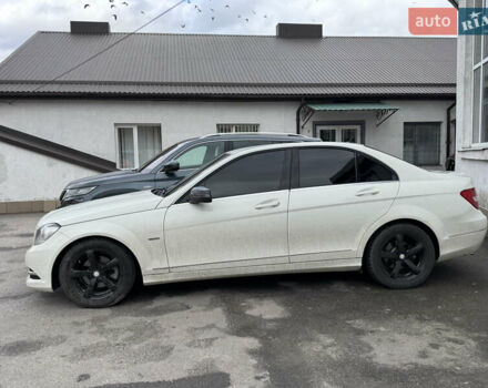 Белый Мерседес Ц-Класс, объемом двигателя 1.8 л и пробегом 265 тыс. км за 9999 $, фото 175 на Automoto.ua