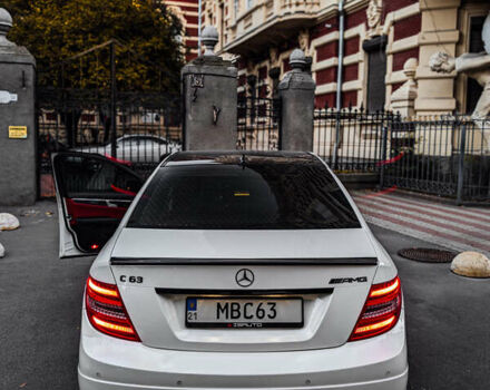 Белый Мерседес Ц-Класс, объемом двигателя 6.21 л и пробегом 115 тыс. км за 55000 $, фото 8 на Automoto.ua