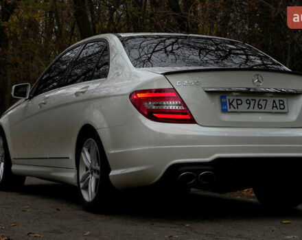 Белый Мерседес Ц-Класс, объемом двигателя 1.8 л и пробегом 117 тыс. км за 12500 $, фото 23 на Automoto.ua
