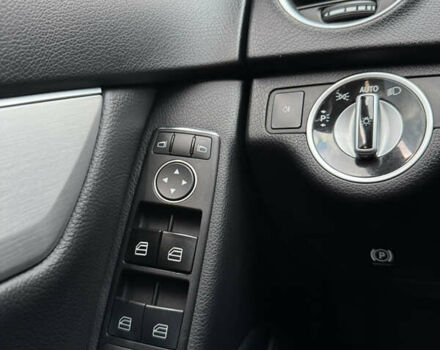 Белый Мерседес Ц-Класс, объемом двигателя 1.8 л и пробегом 265 тыс. км за 9999 $, фото 69 на Automoto.ua