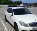 Белый Мерседес Ц-Класс, объемом двигателя 2.14 л и пробегом 325 тыс. км за 8800 $, фото 1 на Automoto.ua