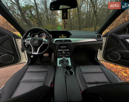 Белый Мерседес Ц-Класс, объемом двигателя 1.8 л и пробегом 117 тыс. км за 12500 $, фото 32 на Automoto.ua