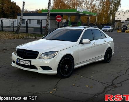Білий Мерседес Ц-Клас, об'ємом двигуна 3 л та пробігом 236 тис. км за 10500 $, фото 3 на Automoto.ua