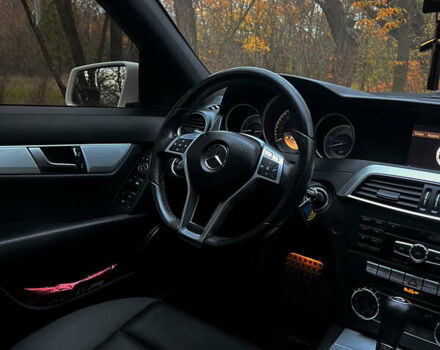 Белый Мерседес Ц-Класс, объемом двигателя 1.8 л и пробегом 117 тыс. км за 12500 $, фото 31 на Automoto.ua