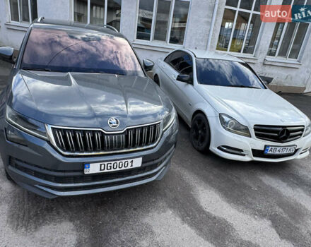 Белый Мерседес Ц-Класс, объемом двигателя 1.8 л и пробегом 265 тыс. км за 9999 $, фото 13 на Automoto.ua