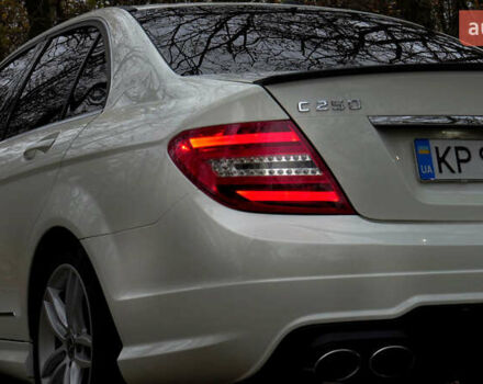 Белый Мерседес Ц-Класс, объемом двигателя 1.8 л и пробегом 117 тыс. км за 12500 $, фото 24 на Automoto.ua