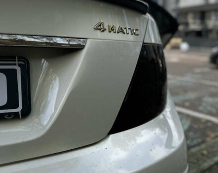 Белый Мерседес Ц-Класс, объемом двигателя 3 л и пробегом 200 тыс. км за 10700 $, фото 4 на Automoto.ua