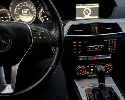 Белый Мерседес Ц-Класс, объемом двигателя 1.8 л и пробегом 265 тыс. км за 9999 $, фото 147 на Automoto.ua