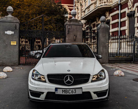 Белый Мерседес Ц-Класс, объемом двигателя 6.21 л и пробегом 115 тыс. км за 55000 $, фото 5 на Automoto.ua