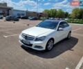 Белый Мерседес Ц-Класс, объемом двигателя 2.1 л и пробегом 244 тыс. км за 13800 $, фото 1 на Automoto.ua