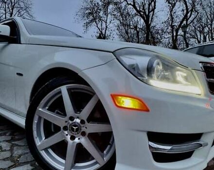 Белый Мерседес Ц-Класс, объемом двигателя 1.8 л и пробегом 189 тыс. км за 15400 $, фото 12 на Automoto.ua