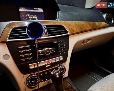 Белый Мерседес Ц-Класс, объемом двигателя 1.8 л и пробегом 189 тыс. км за 15400 $, фото 22 на Automoto.ua