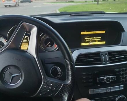 Белый Мерседес Ц-Класс, объемом двигателя 2.1 л и пробегом 278 тыс. км за 9500 $, фото 156 на Automoto.ua