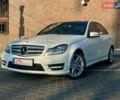 Белый Мерседес Ц-Класс, объемом двигателя 2.2 л и пробегом 299 тыс. км за 12999 $, фото 3 на Automoto.ua