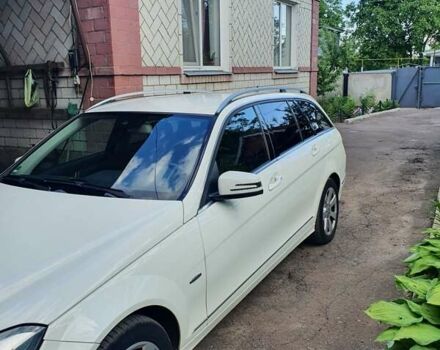 Белый Мерседес Ц-Класс, объемом двигателя 2.1 л и пробегом 278 тыс. км за 9500 $, фото 123 на Automoto.ua