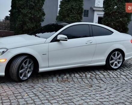 Белый Мерседес Ц-Класс, объемом двигателя 1.8 л и пробегом 189 тыс. км за 15400 $, фото 8 на Automoto.ua