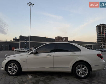 Білий Мерседес Ц-Клас, об'ємом двигуна 1.8 л та пробігом 190 тис. км за 10900 $, фото 4 на Automoto.ua