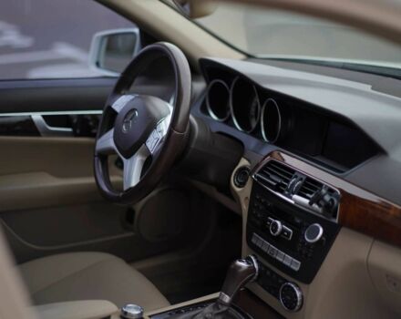 Білий Мерседес Ц-Клас, об'ємом двигуна 1.8 л та пробігом 163 тис. км за 11200 $, фото 4 на Automoto.ua