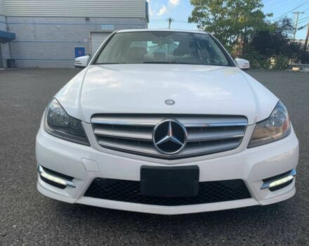 Мерседес Ц-Класс 2013 в Киеве на Automoto.ua Белый Мерседес Ц-Класс, объемом двигателя 3.5 л и пробегом 80 тыс. км за 3100 $, фото 1 на Automoto.ua