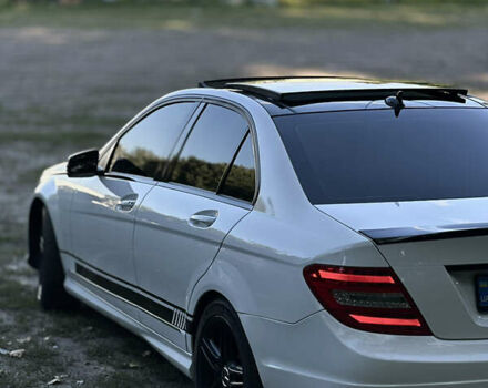 Белый Мерседес Ц-Класс, объемом двигателя 1.8 л и пробегом 229 тыс. км за 12777 $, фото 5 на Automoto.ua