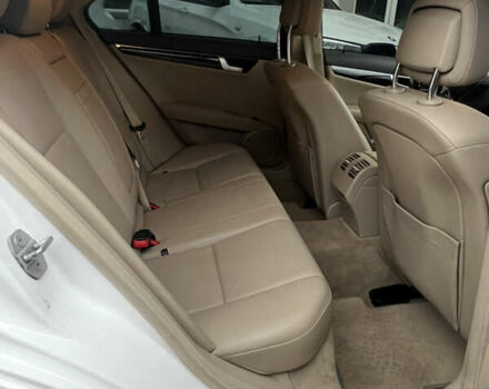 Белый Мерседес Ц-Класс, объемом двигателя 1.8 л и пробегом 220 тыс. км за 12300 $, фото 13 на Automoto.ua