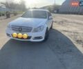 Белый Мерседес Ц-Класс, объемом двигателя 2.14 л и пробегом 160 тыс. км за 14500 $, фото 1 на Automoto.ua