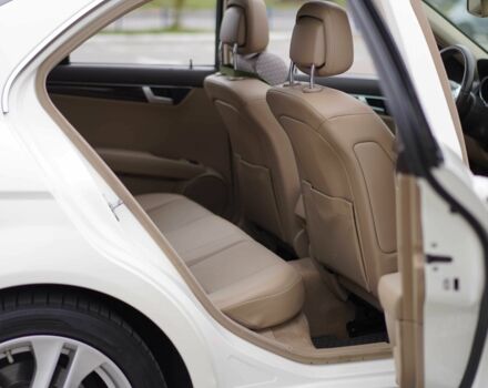 Білий Мерседес Ц-Клас, об'ємом двигуна 1.8 л та пробігом 163 тис. км за 11200 $, фото 6 на Automoto.ua