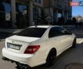 Белый Мерседес Ц-Класс, объемом двигателя 3.5 л и пробегом 205 тыс. км за 12500 $, фото 1 на Automoto.ua