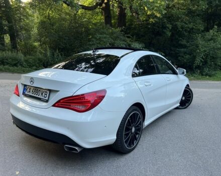 Белый Мерседес Ц-Класс, объемом двигателя 2.1 л и пробегом 195 тыс. км за 17500 $, фото 2 на Automoto.ua