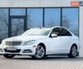 Белый Мерседес Ц-Класс, объемом двигателя 1.8 л и пробегом 200 тыс. км за 10000 $, фото 6 на Automoto.ua
