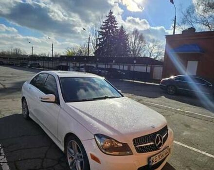 Белый Мерседес Ц-Класс, объемом двигателя 3.5 л и пробегом 197 тыс. км за 14950 $, фото 1 на Automoto.ua