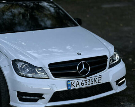 Белый Мерседес Ц-Класс, объемом двигателя 1.8 л и пробегом 229 тыс. км за 12777 $, фото 2 на Automoto.ua