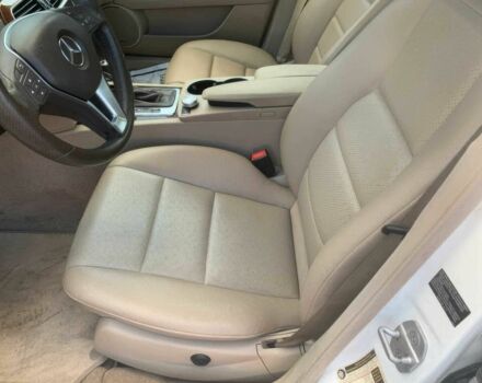 Мерседес Ц-Класс 2013 в Киеве на Automoto.ua Белый Мерседес Ц-Класс, объемом двигателя 3.5 л и пробегом 80 тыс. км за 3100 $, фото 6 на Automoto.ua