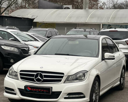 Белый Мерседес Ц-Класс, объемом двигателя 1.8 л и пробегом 220 тыс. км за 12300 $, фото 3 на Automoto.ua