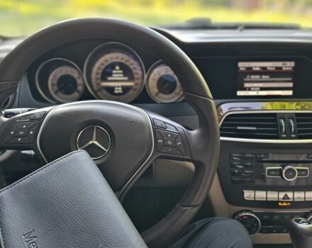 Белый Мерседес Ц-Класс, объемом двигателя 3.5 л и пробегом 190 тыс. км за 14500 $, фото 6 на Automoto.ua