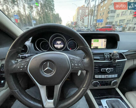 Белый Мерседес Ц-Класс, объемом двигателя 3.5 л и пробегом 185 тыс. км за 13000 $, фото 19 на Automoto.ua