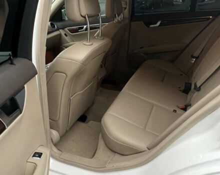 Белый Мерседес Ц-Класс, объемом двигателя 1.8 л и пробегом 220 тыс. км за 12300 $, фото 17 на Automoto.ua