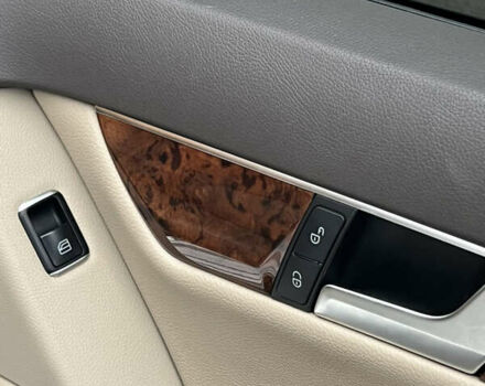 Белый Мерседес Ц-Класс, объемом двигателя 1.8 л и пробегом 220 тыс. км за 12300 $, фото 16 на Automoto.ua