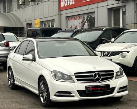 Белый Мерседес Ц-Класс, объемом двигателя 1.8 л и пробегом 220 тыс. км за 12300 $, фото 4 на Automoto.ua