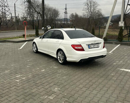 Белый Мерседес Ц-Класс, объемом двигателя 1.8 л и пробегом 120 тыс. км за 11900 $, фото 2 на Automoto.ua