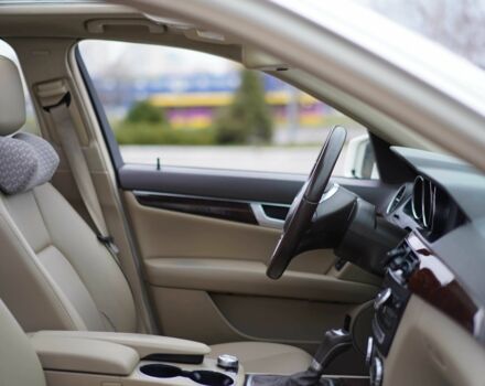 Білий Мерседес Ц-Клас, об'ємом двигуна 1.8 л та пробігом 163 тис. км за 11200 $, фото 19 на Automoto.ua