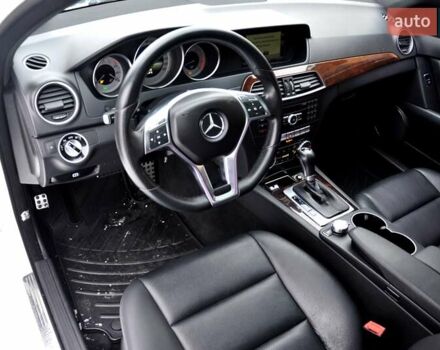 Білий Мерседес Ц-Клас, об'ємом двигуна 1.8 л та пробігом 172 тис. км за 10700 $, фото 19 на Automoto.ua