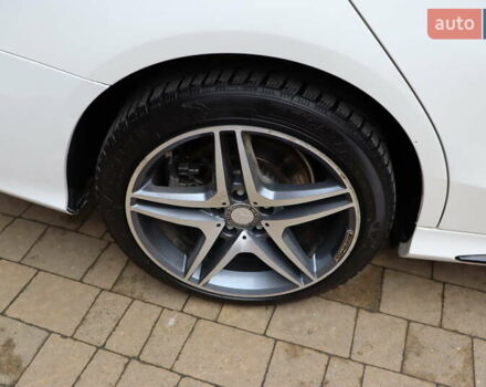 Белый Мерседес Ц-Класс, объемом двигателя 2.2 л и пробегом 326 тыс. км за 18900 $, фото 4 на Automoto.ua