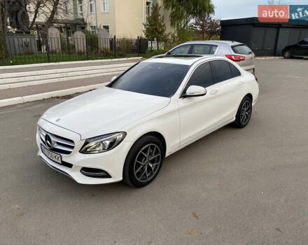 Белый Мерседес Ц-Класс, объемом двигателя 2.2 л и пробегом 150 тыс. км за 19500 $, фото 2 на Automoto.ua