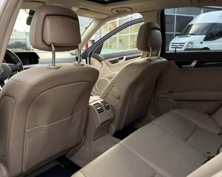 Белый Мерседес Ц-Класс, объемом двигателя 1.8 л и пробегом 195 тыс. км за 12500 $, фото 18 на Automoto.ua