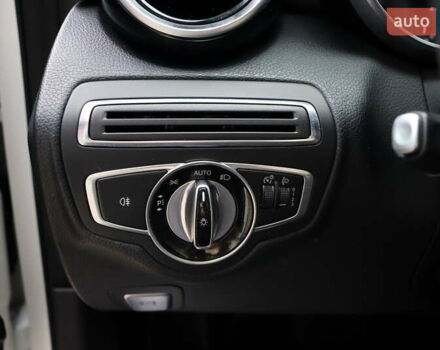 Белый Мерседес Ц-Класс, объемом двигателя 2.2 л и пробегом 326 тыс. км за 18900 $, фото 18 на Automoto.ua