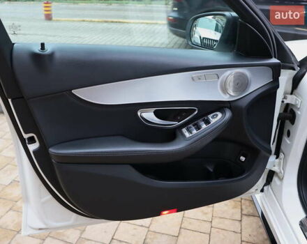 Белый Мерседес Ц-Класс, объемом двигателя 2.2 л и пробегом 326 тыс. км за 18900 $, фото 11 на Automoto.ua