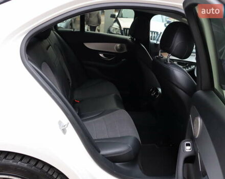 Белый Мерседес Ц-Класс, объемом двигателя 2.2 л и пробегом 326 тыс. км за 18900 $, фото 36 на Automoto.ua