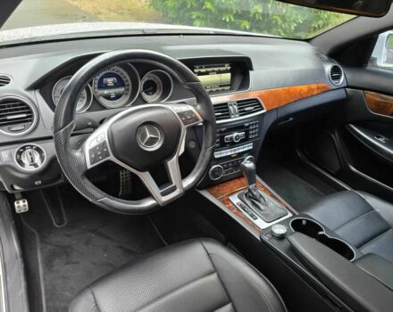 Белый Мерседес Ц-Класс, объемом двигателя 1.8 л и пробегом 81 тыс. км за 8000 $, фото 11 на Automoto.ua