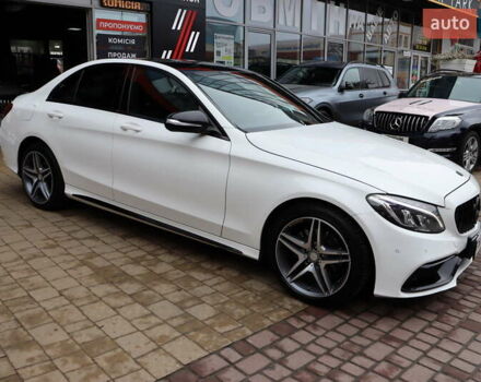 Белый Мерседес Ц-Класс, объемом двигателя 2.2 л и пробегом 326 тыс. км за 18900 $, фото 1 на Automoto.ua